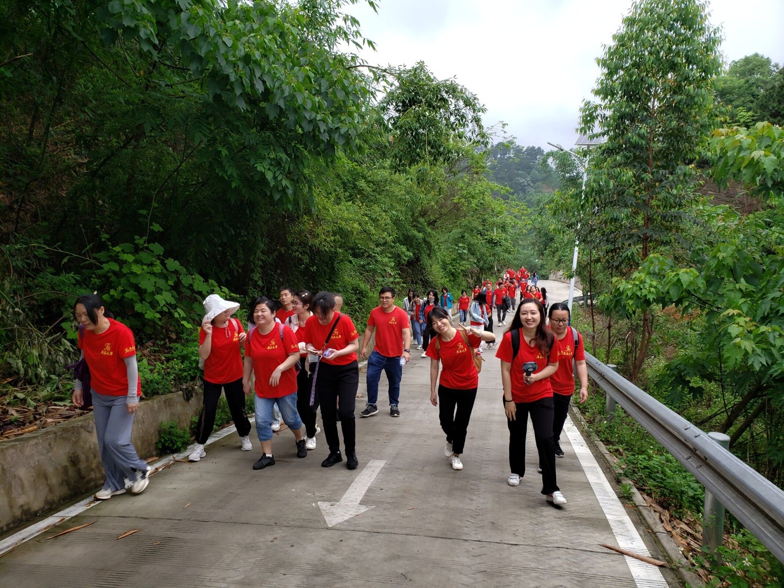 2022年螺螄粉小鎮(zhèn)飛行營地“美麗柳州，快樂前行”健步走活動